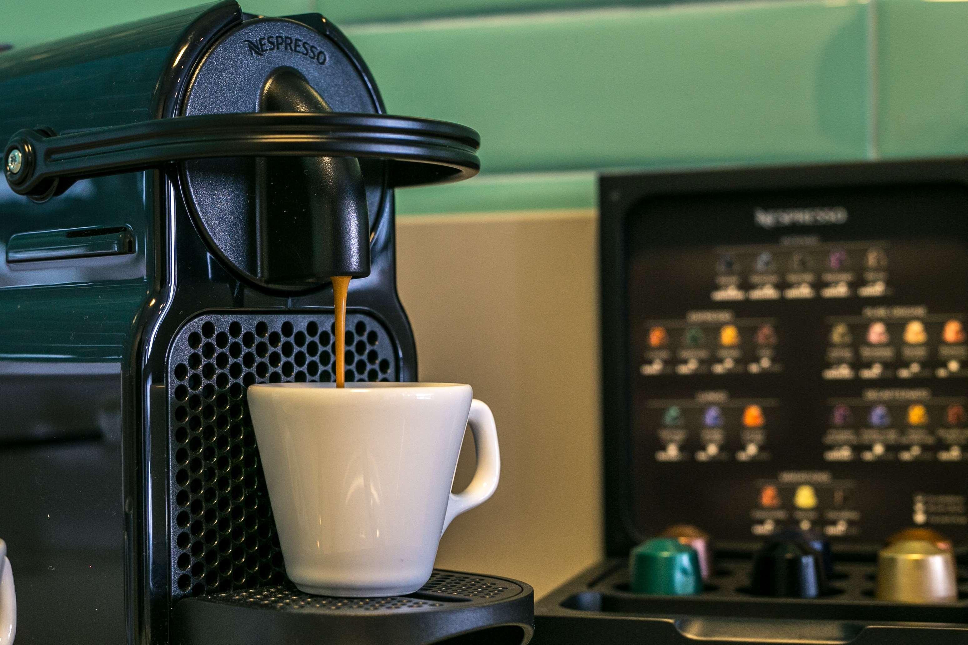 Art Hotel Transamerica Collection Porto Alegre Luaran gambar A Nespresso coffee machine