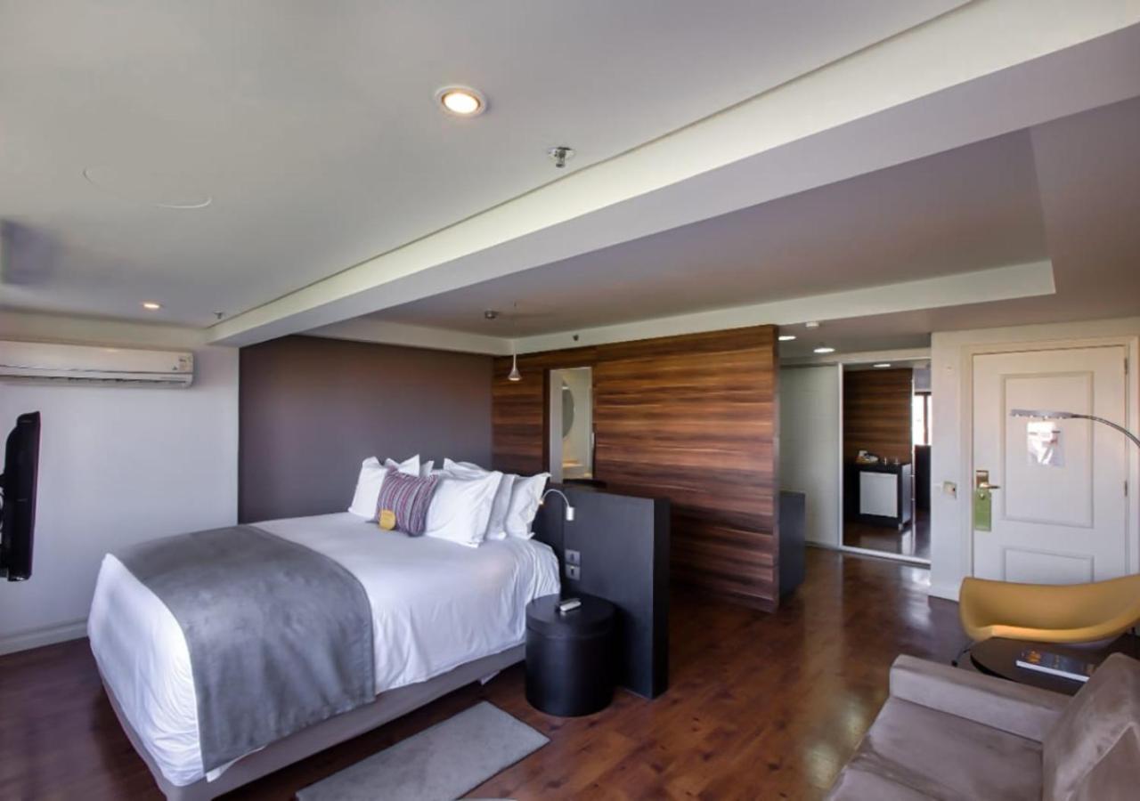 Art Hotel Transamerica Collection Porto Alegre Luaran gambar A bedroom at the hotel