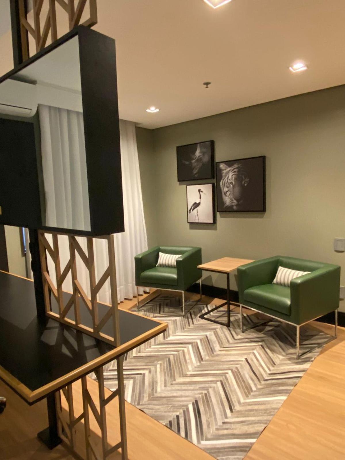 Art Hotel Transamerica Collection Porto Alegre Luaran gambar The lounge at Cape Town International Airport